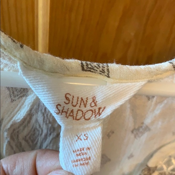 Sun & Shadow XS Blouse - Picture 2 of 4